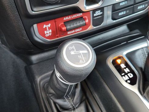 Used 2026 Jeep Gladiator Mojave AWD/4WD image 29