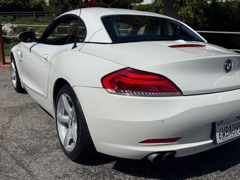 Used 2012 BMW Z4 sDrive28i image 11