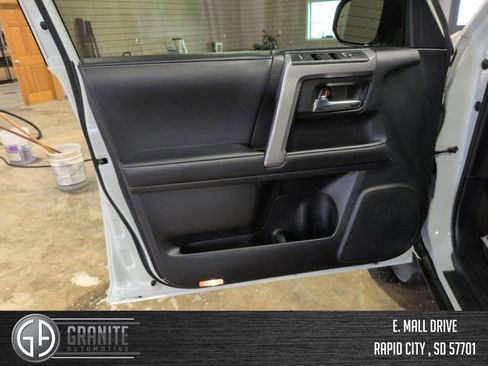 Used 2022 Toyota 4Runner SR5 AWD/4WD image 11