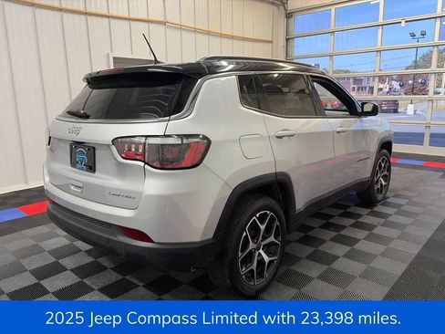 Used 2025 Jeep Compass Limited AWD/4WD image 3