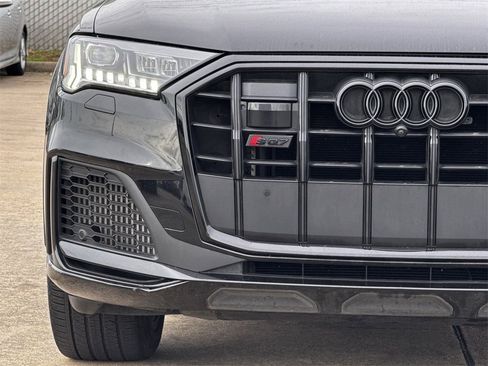 Used 2023 Audi SQ7 Prestige w/ Prestige Package image 5