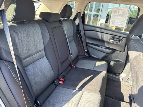 Used 2025 Nissan Rogue SV image 10