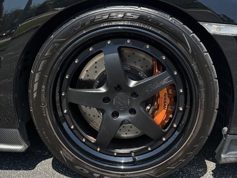 Used 2016 Nissan GT-R Premium AWD/4WD image 23