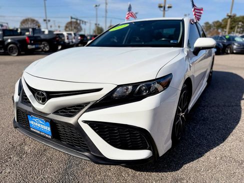 Used 2022 Toyota Camry SE FWD image 8