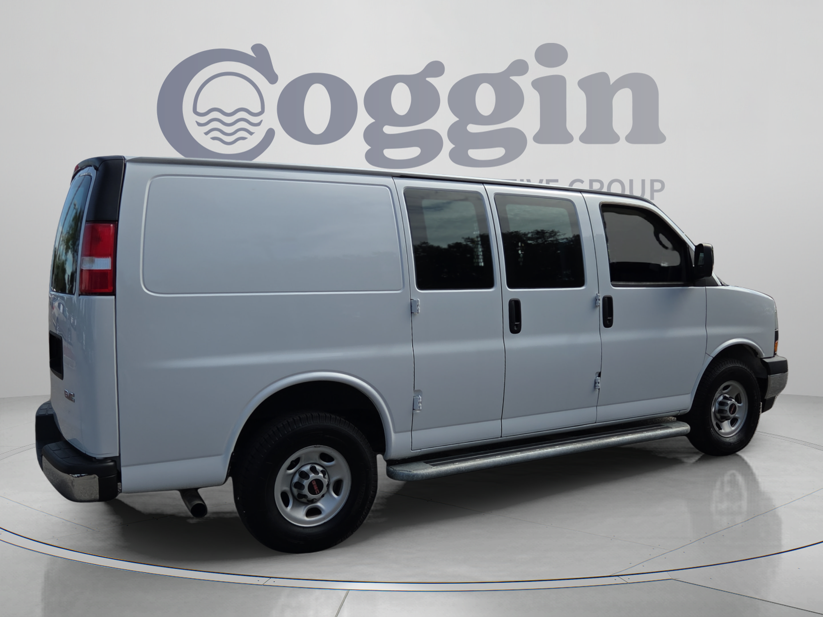 Used 2023 GMC Savana 2500 w/ Driver Convenience Package RWD image 5