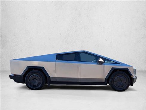 Used 2024 Tesla Cybertruck AWD Crew Cab image 4