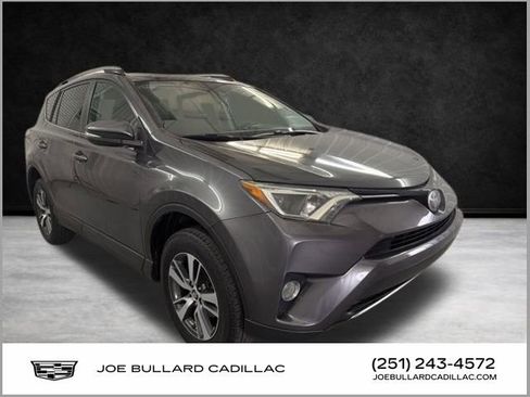 Used 2018 Toyota RAV4 XLE image 1