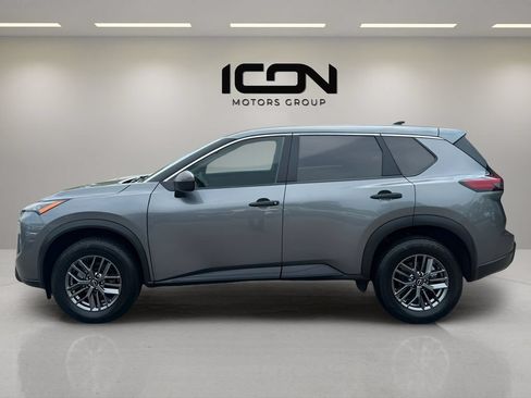 Used 2024 Nissan Rogue S AWD/4WD image 2