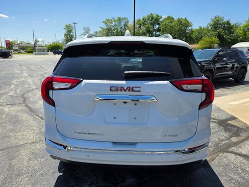 Used 2022 GMC Terrain Denali w/ Denali Premium Package AWD/4WD image 5