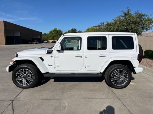 Used 2024 Jeep Wrangler High Altitude AWD/4WD image 10