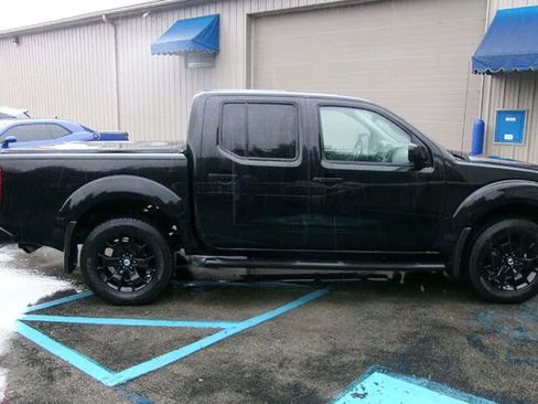Used 2019 Nissan Frontier SV w/ Value Truck Package AWD/4WD image 3