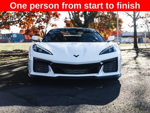 Used 2024 Chevrolet Corvette Z06 w/ Stealth Interior Trim Package RWD image 5