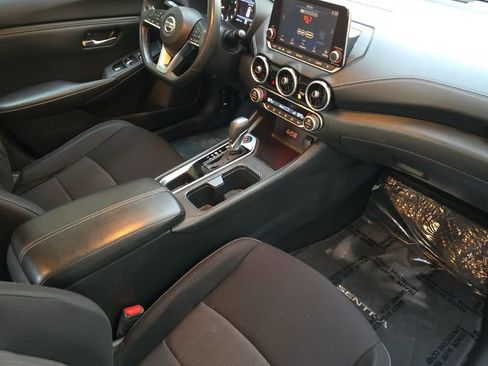 Used 2020 Nissan Sentra SV image 14