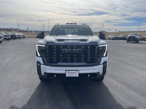 Used 2024 GMC Sierra 2500 Denali Ultimate image 3