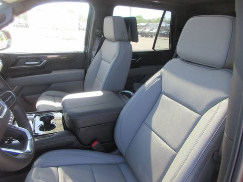 New 2026 GMC Yukon Elevation AWD/4WD image 11