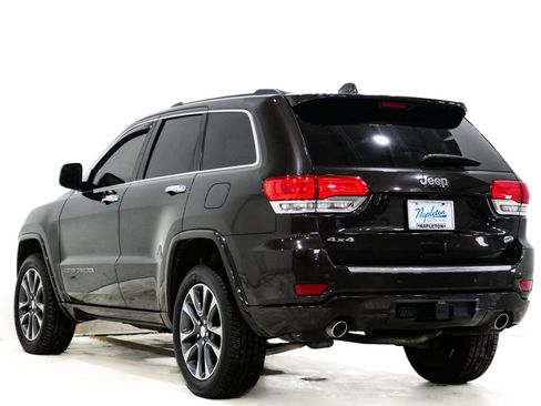 Used 2017 Jeep Grand Cherokee Overland w/ Jeep Active Safety Group image 9
