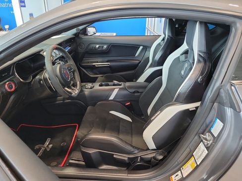 Used 2021 Ford Mustang Shelby GT500 w/ Technology Package RWD image 12