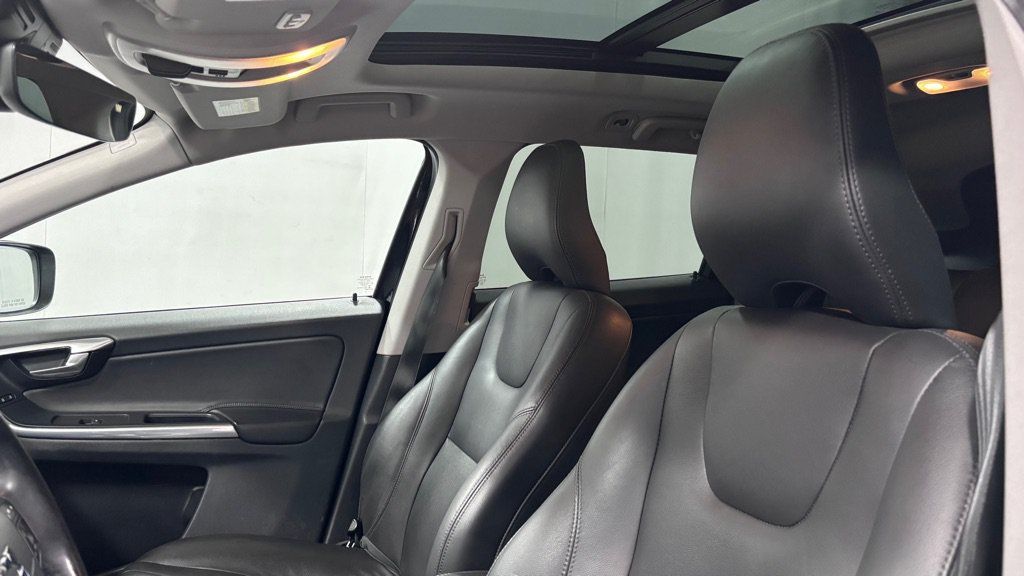 Used 2015 Volvo XC60 T6 Platinum AWD/4WD image 12