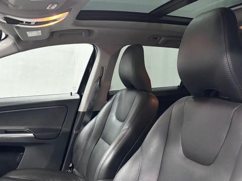 Used 2015 Volvo XC60 T6 Platinum AWD/4WD image 12