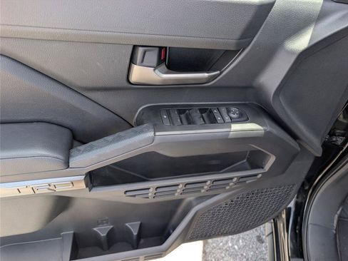 Used 2025 Toyota Tacoma TRD Sport w/ TRD Sport Upgrade Package AWD/4WD image 19