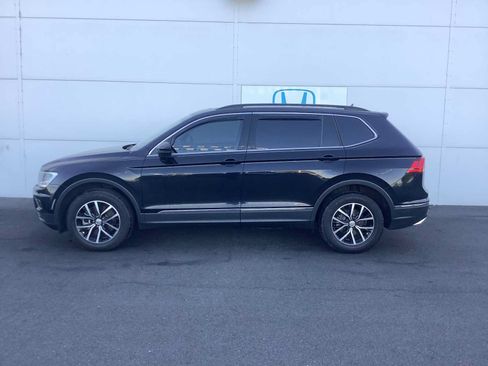 Used 2021 Volkswagen Tiguan SE AWD/4WD image 2
