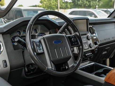 Used 2015 Ford F250 Lariat w/ Lariat Ultimate Package AWD/4WD image 14
