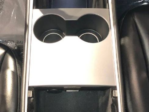 Used 2024 Tesla Model Y Long Range image 34