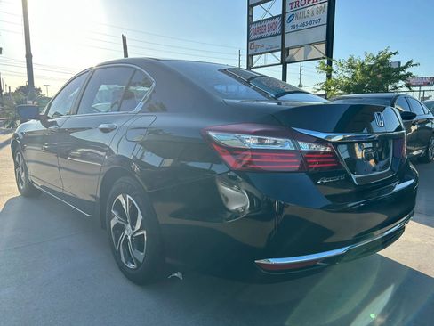 Used 2017 Honda Accord LX image 3