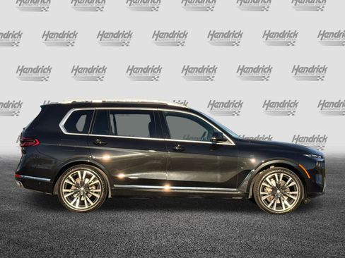 Certified 2023 BMW X7 xDrive40i w/ Premium Package image 3