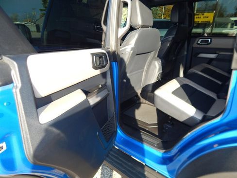 Used 2023 Ford Bronco Wildtrak image 24