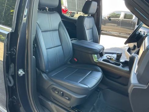 Used 2023 Chevrolet Silverado 1500 High Country w/ Technology Package image 31