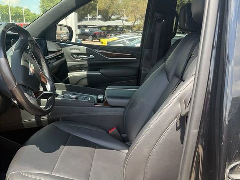 Used 2022 Cadillac Escalade Luxury AWD/4WD image 12