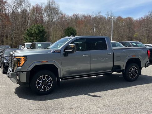 Used 2024 GMC Sierra 2500 Denali w/ Denali Reserve Package AWD/4WD image 4