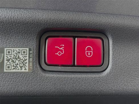 Used 2022 Mercedes-Benz C 300 Sedan image 40