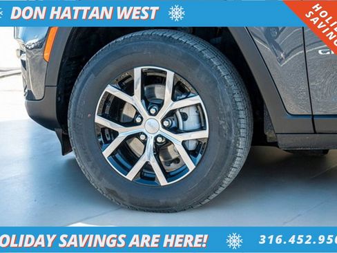 Used 2025 Jeep Grand Cherokee Limited image 37