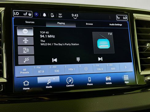 Used 2024 Chrysler Pacifica Touring-L image 16