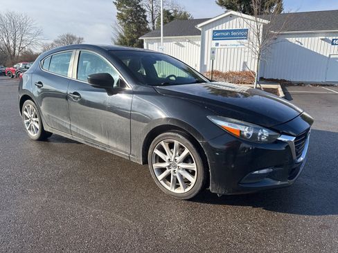 Used 2017 MAZDA MAZDA3 Grand Touring image 3