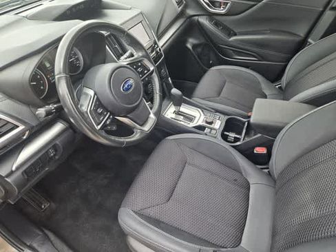 Used 2019 Subaru Forester Premium w/ Popular Package #1 AWD/4WD image 2