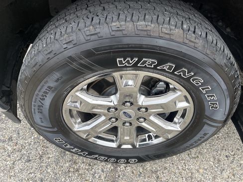 Used 2021 Ford F150 XLT w/ Equipment Group 302A High image 9