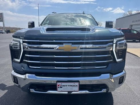 Used 2026 Chevrolet Silverado 2500 LTZ w/ LTZ Convenience Package image 3