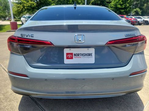 Used 2023 Honda Civic Touring image 5