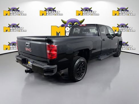 Used 2018 Chevrolet Silverado 2500 LT w/ Midnight Edition AWD/4WD image 5