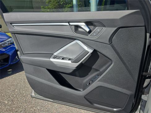 Used 2024 Audi Q3 2.0T Premium Plus image 17