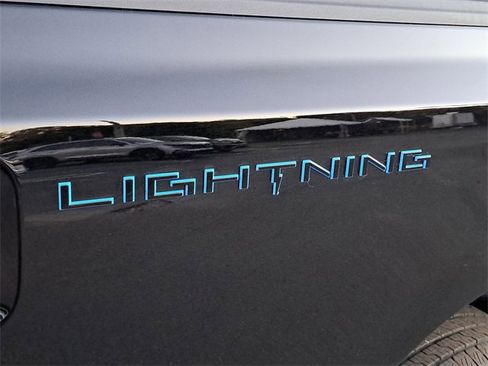 Used 2023 Ford F150 Lightning Lariat image 9