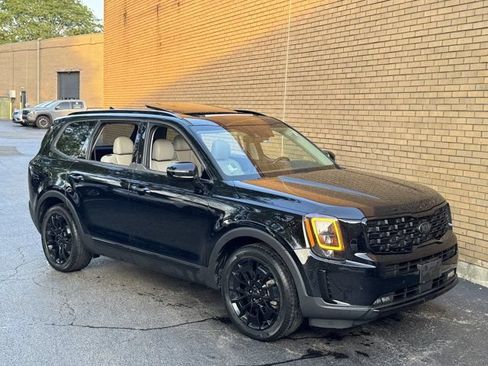 Used 2021 Kia Telluride SX w/ Nightfall Edition Package AWD/4WD image 3