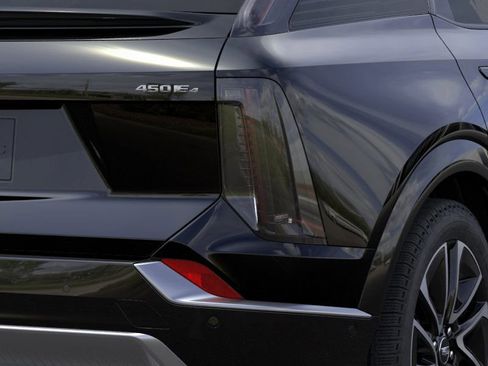 New 2025 Cadillac Optiq Sport 1 image 11