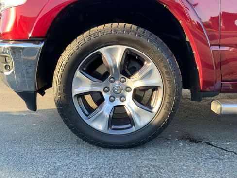 Used 2019 RAM 1500 Laramie AWD/4WD image 25