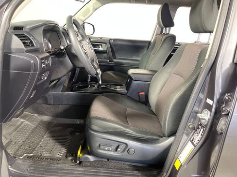 Certified 2022 Toyota 4Runner TRD Off-Road AWD/4WD image 12