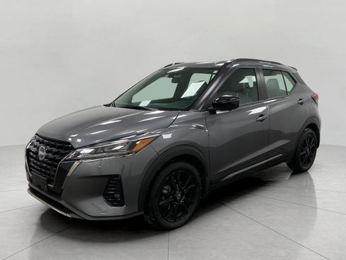 Used 2023 Nissan Kicks SR w/ SR Premium Package image 8