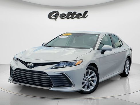 Used 2023 Toyota Camry LE w/ Convenience Package FWD image 1
